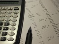 Calcolatrice e foglio di contabilità