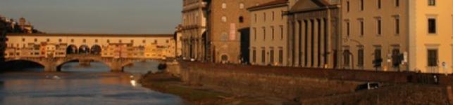 Camera di commercio e Ponte Vecchio veduta al tramonto 