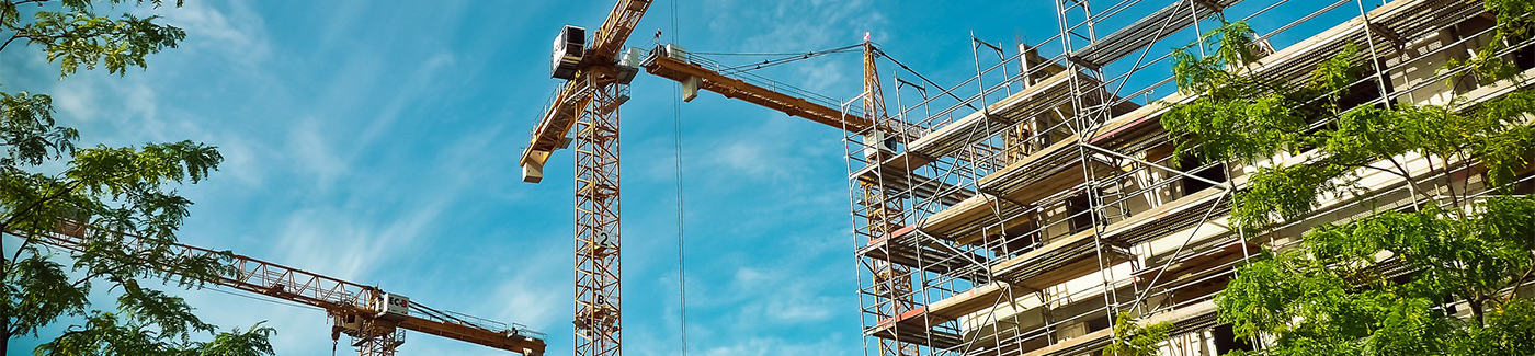 Vista di una gru in un cantiere